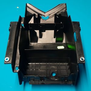 Batteriefach Heckträgerteil mit ABS Heck Verkleidung 2009-2014 Original 46627715978 Neu