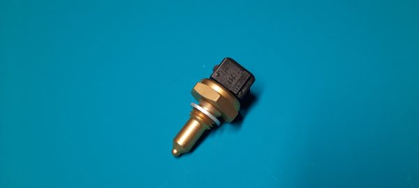 Temperatursensor Kühlmittel Öl Original 13621433076
