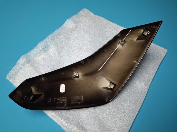 Blende Kofferdeckel Touren schwarz Blackstorm Links BMW S1000XR K69 2019 Original 77411539579 – Bild 3