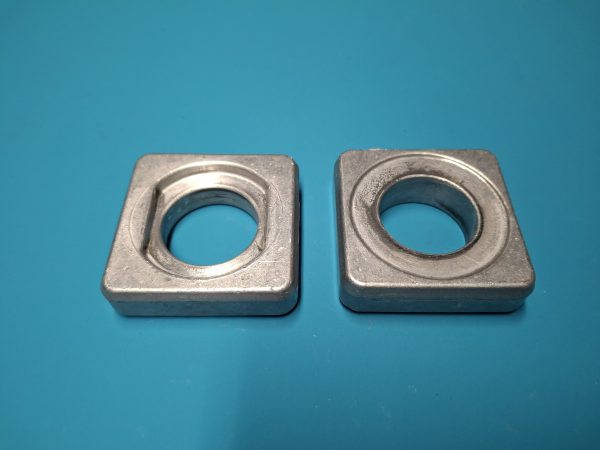 Kettenspanner links und Kettenspanner rechts Achse Radachse hinten Original 33358537539, 33358537540