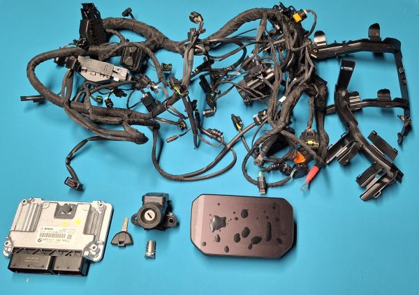 BMW M1000RR K66 Schloßsatz mit Steuergerät, Tacho, Kabelbaum, ABS Block
