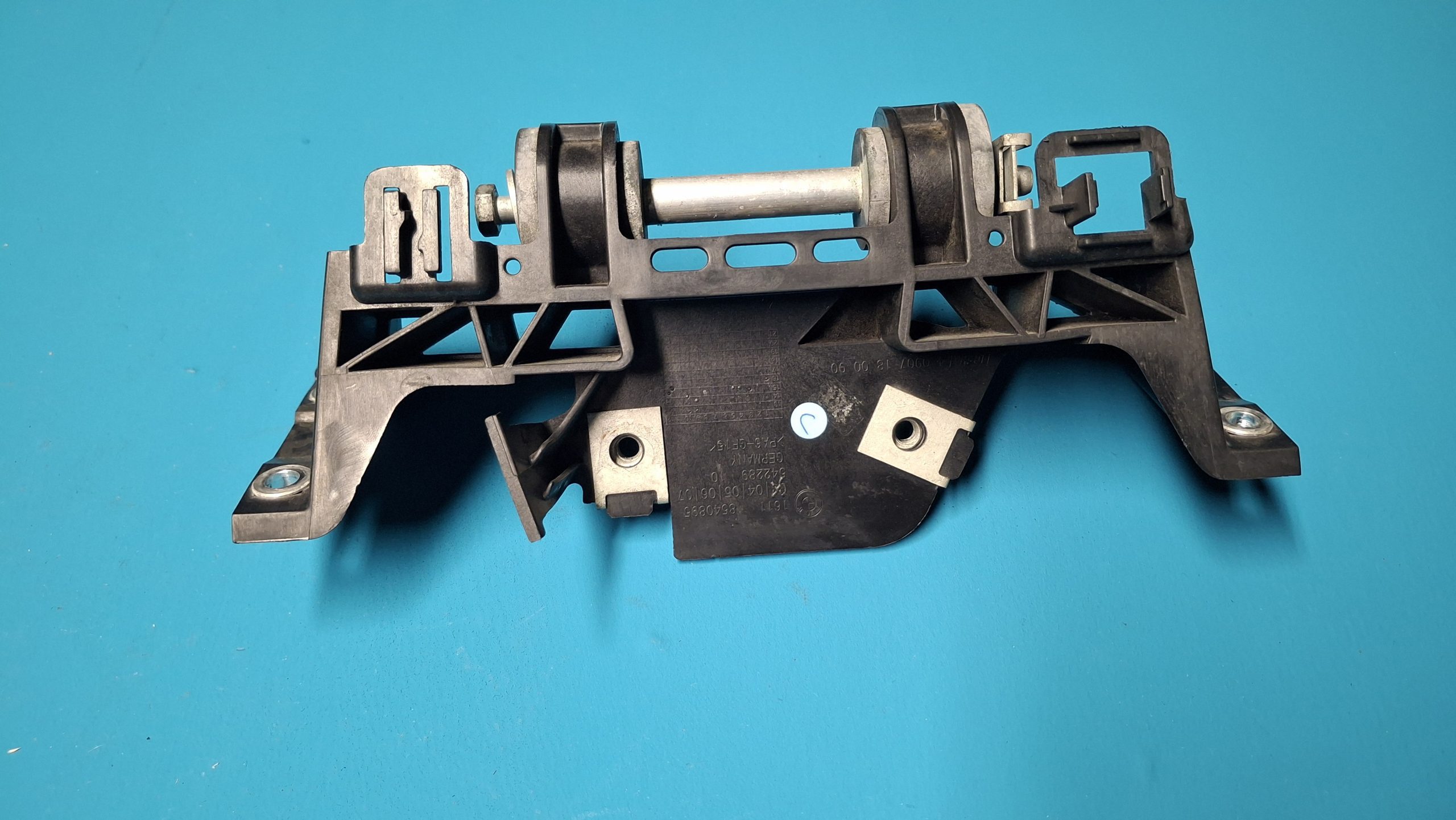 Tankhalter Haltebrücke Kraftstoffbehälter hinten 2015-2018 Original 16118540895 – Bild 2