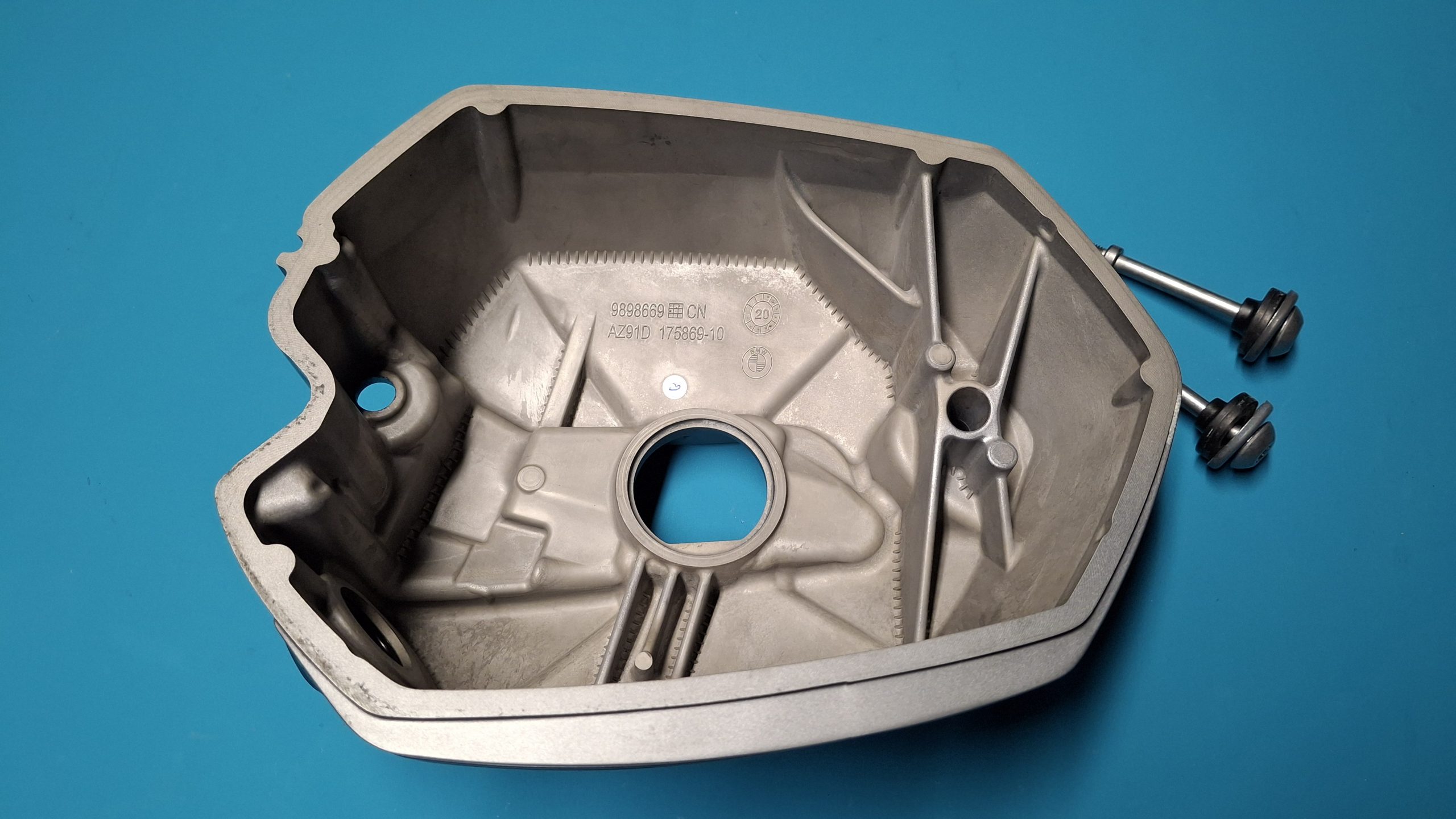 BMW R NineT 2021 Motorventilabdeckung rechts Verdrehschutz Original 9898669, 11127710490 – Bild 3