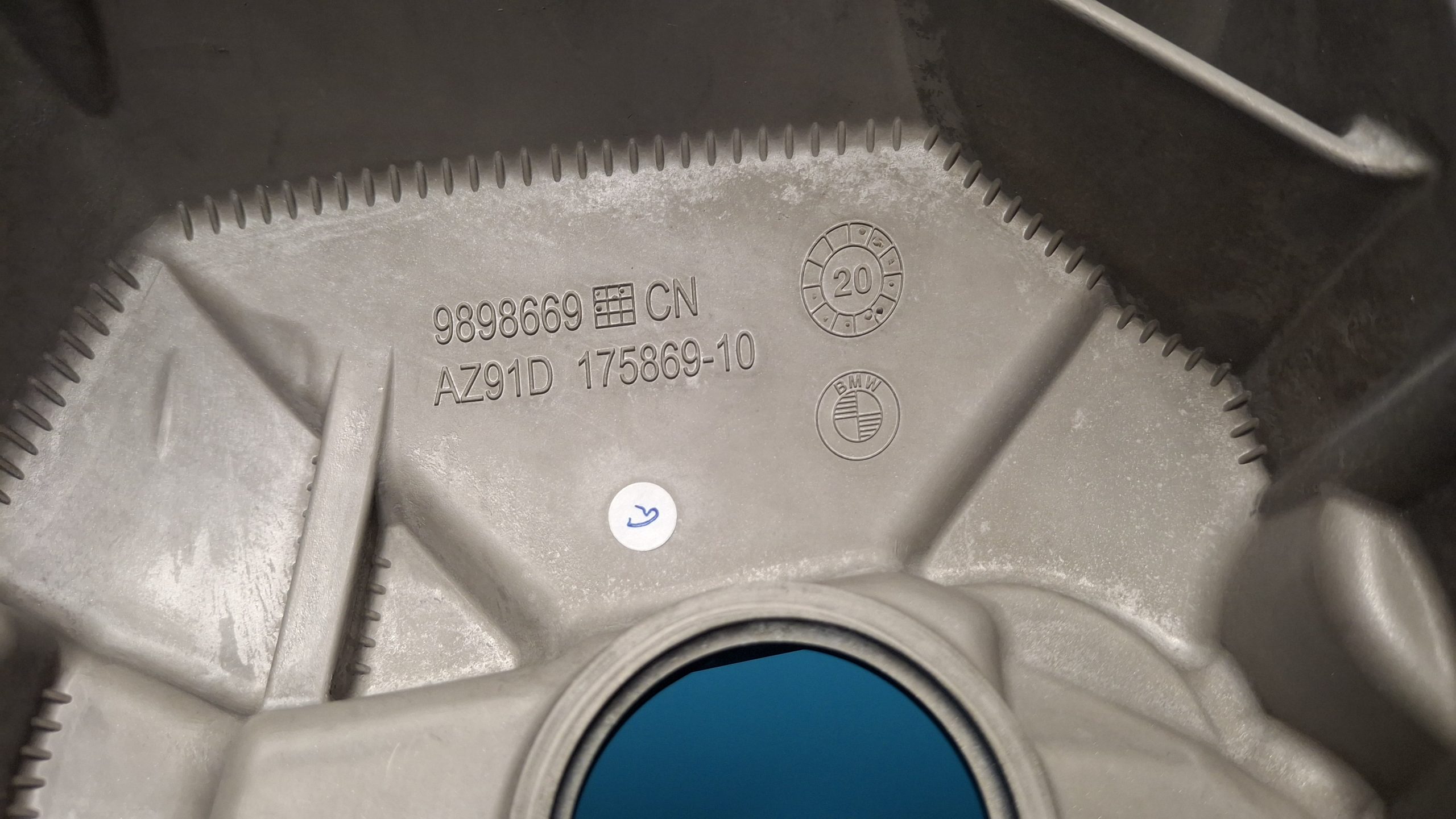 BMW R NineT 2021 Motorventilabdeckung rechts Verdrehschutz Original 9898669, 11127710490 – Bild 4