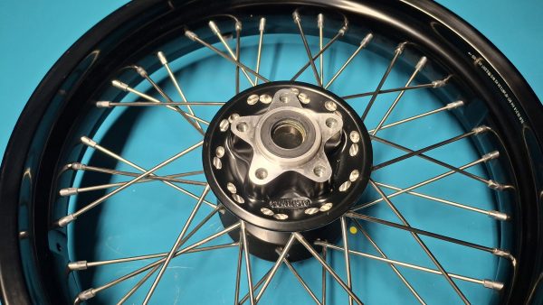 BMW K34 R18 Felge vorne Speichenrad 2019-2023 Original 36318414957 – Bild 2