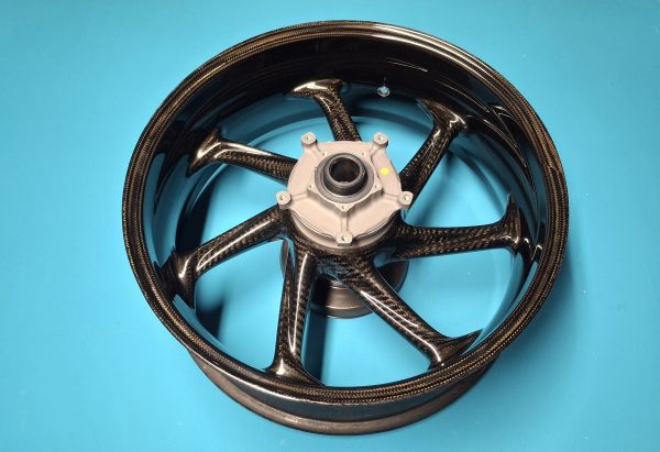 BMW M1000RR K66 Carbon Felge hinten Original 36315A69A71