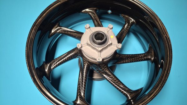 BMW M1000RR K66 Carbon Felge hinten Original 36315A69A71 – Bild 2