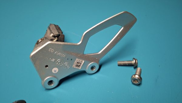Fußraste links Original 46718558717 – Bild 3