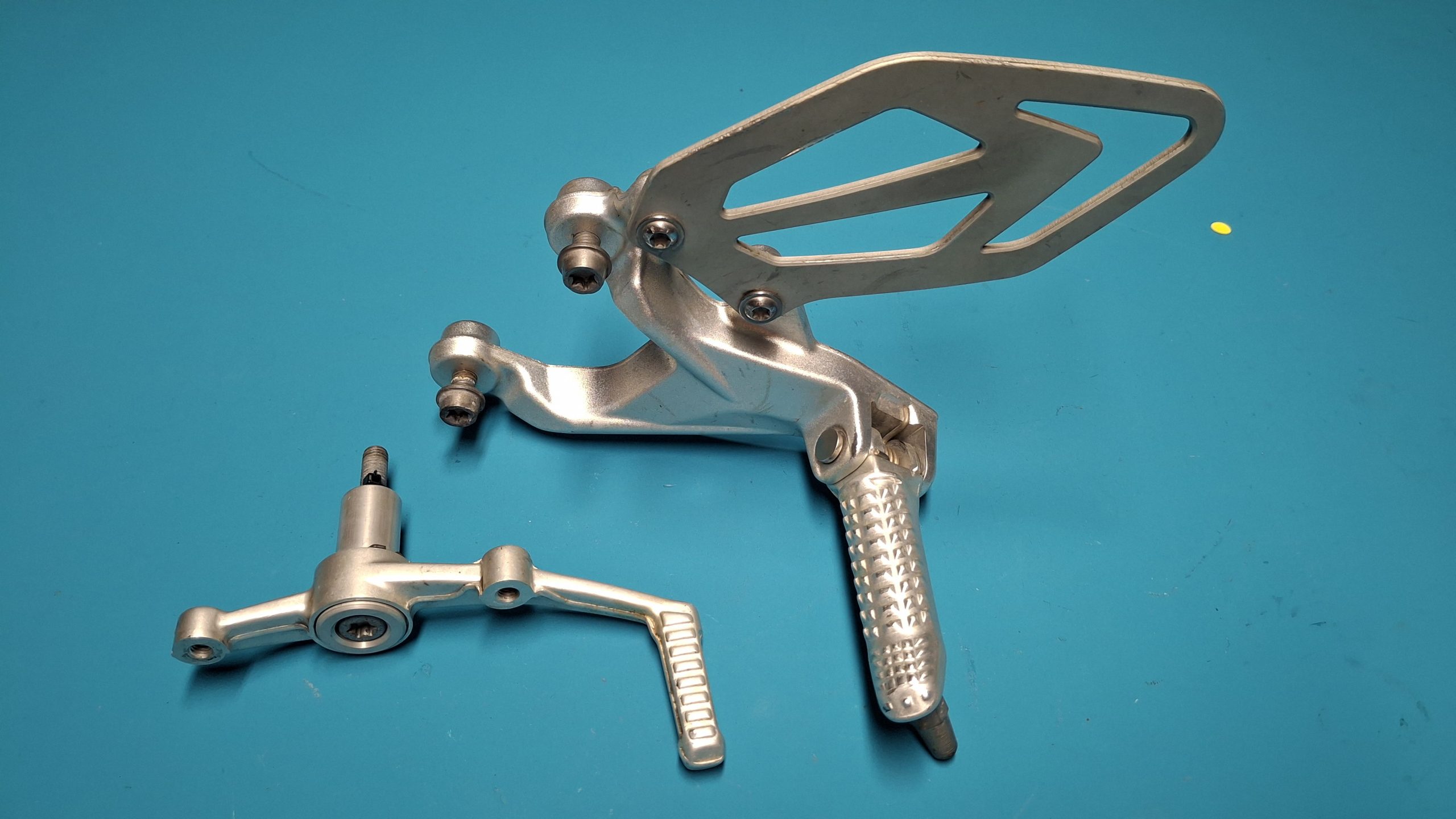 Fußraste links 2015-2018 Original 46717728307, 9548393