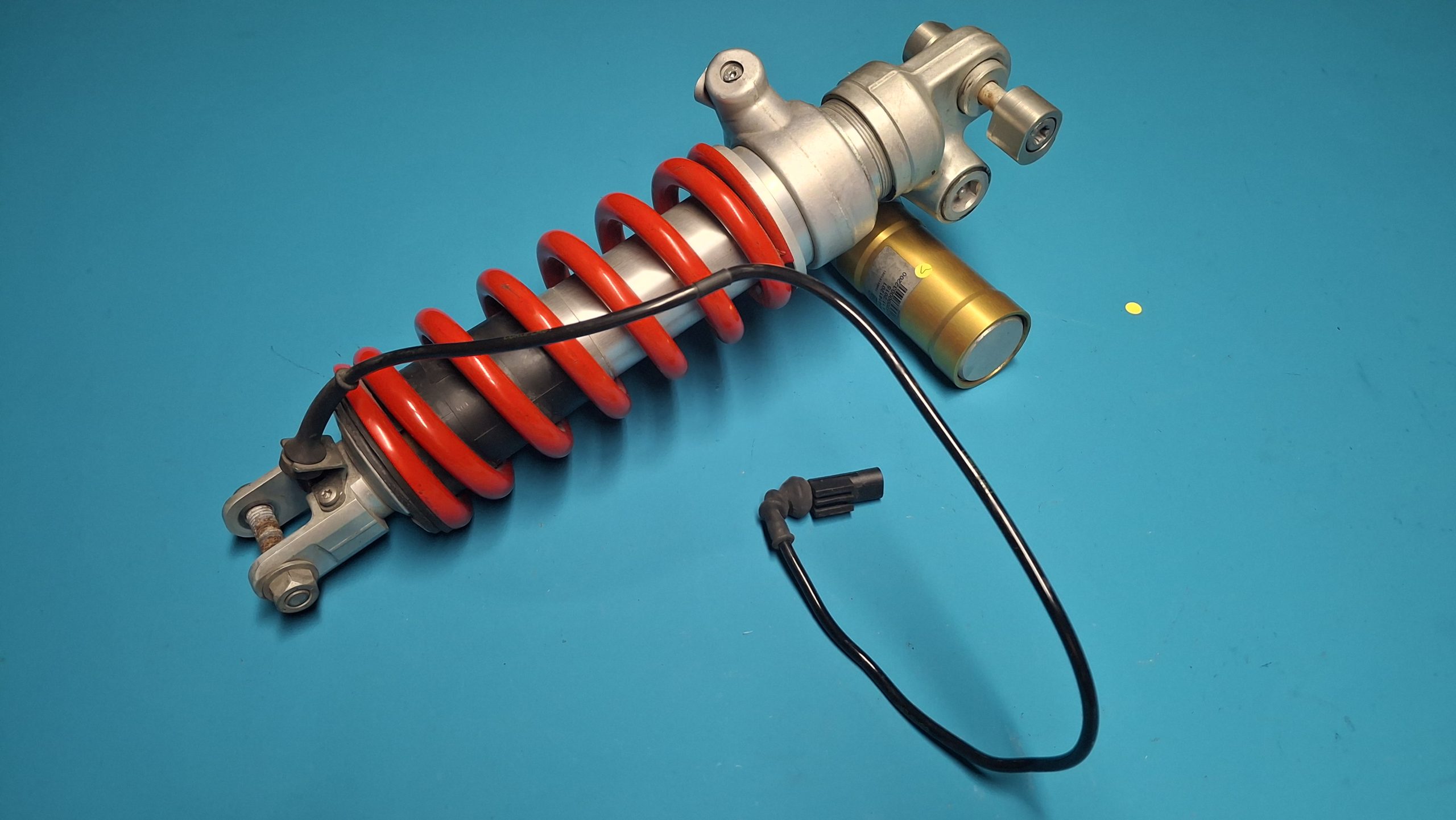 Federbein Stoßdämpfer 2015-2018 Original 8561412, 33548561412