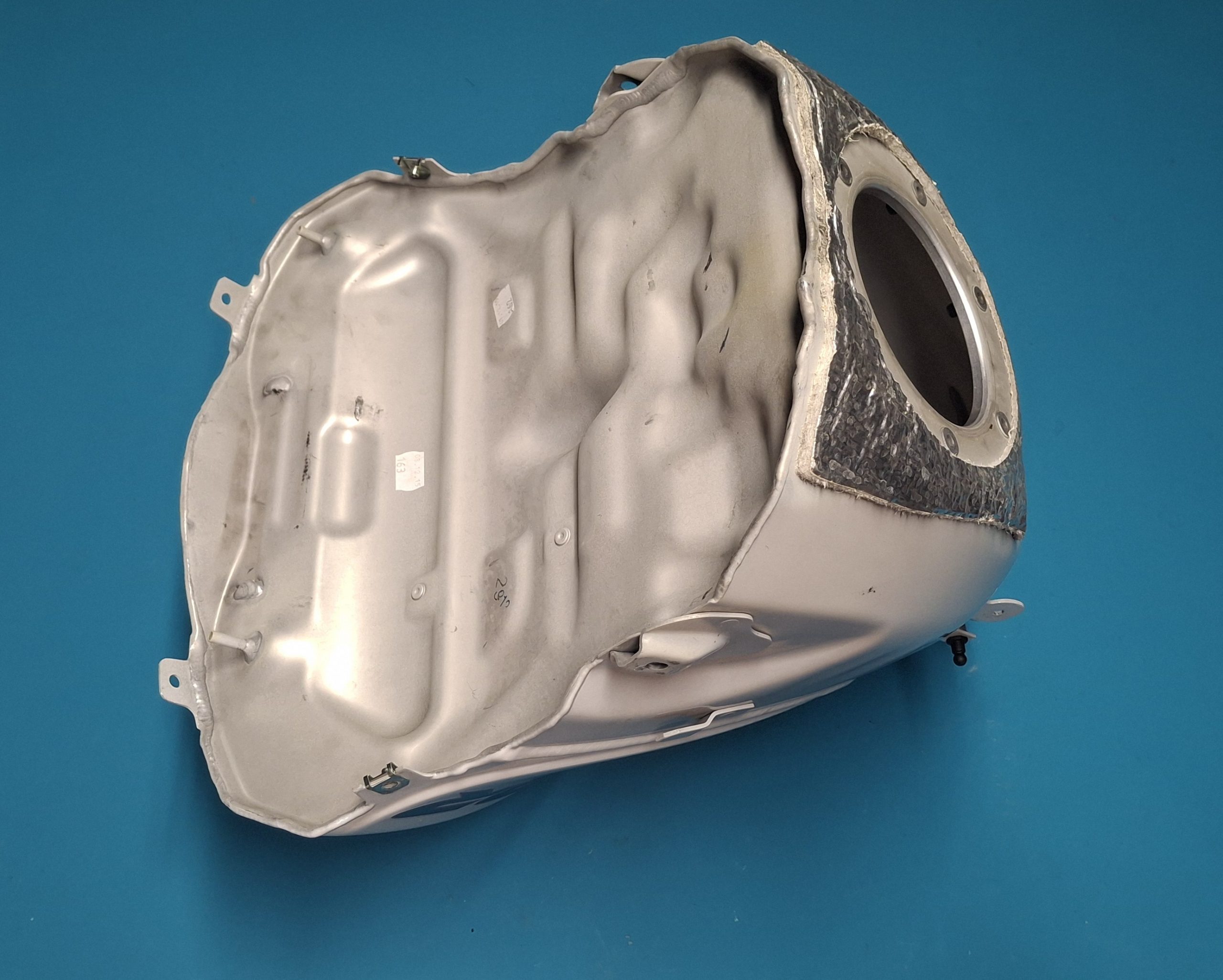 Tank Kraftstoffbehälter 2009-2018 Original 16118549543 – Bild 6