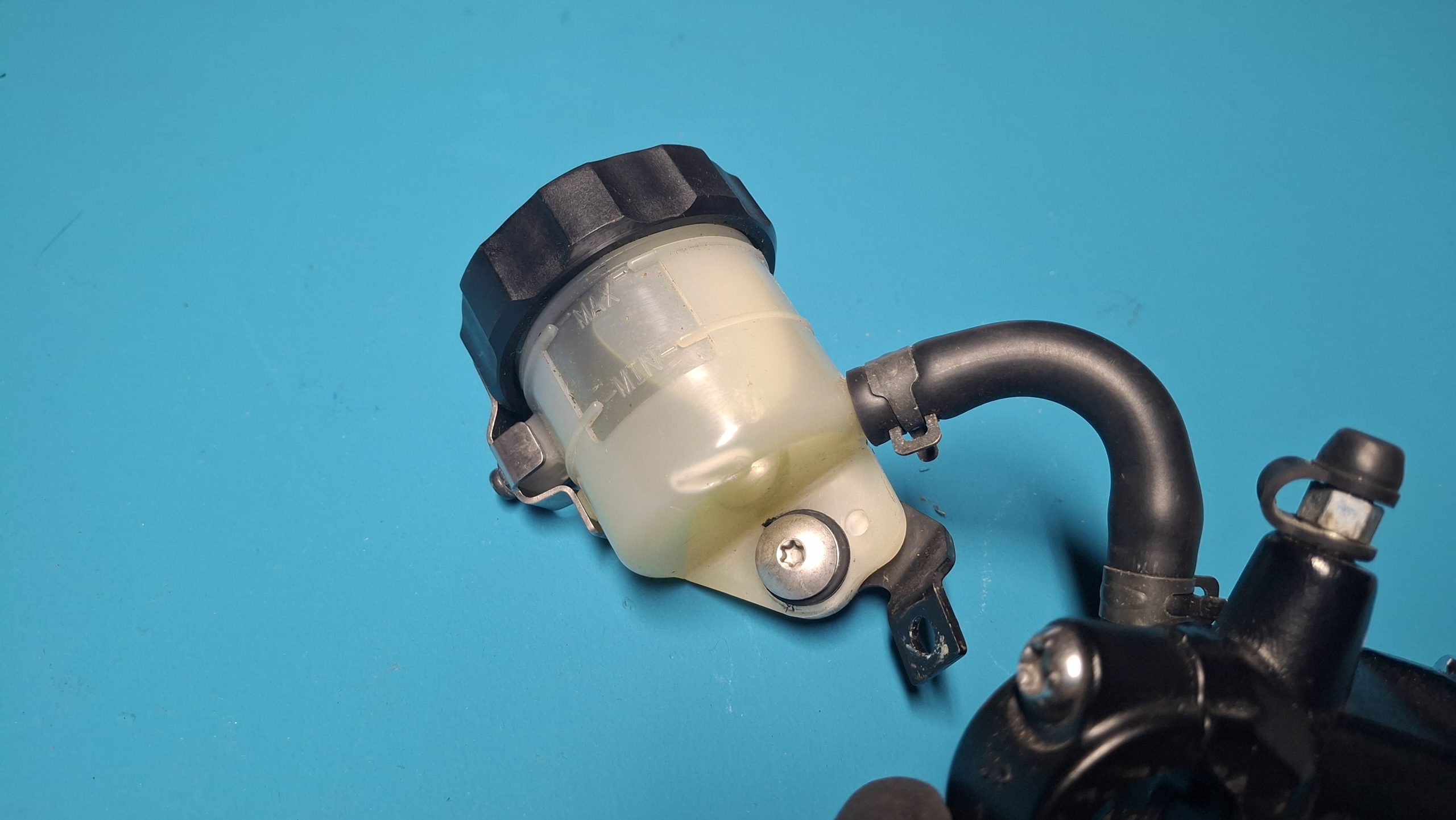 Bremspumpe vorne Bremszylinder 2009-2018 Original 32727723174 – Bild 3