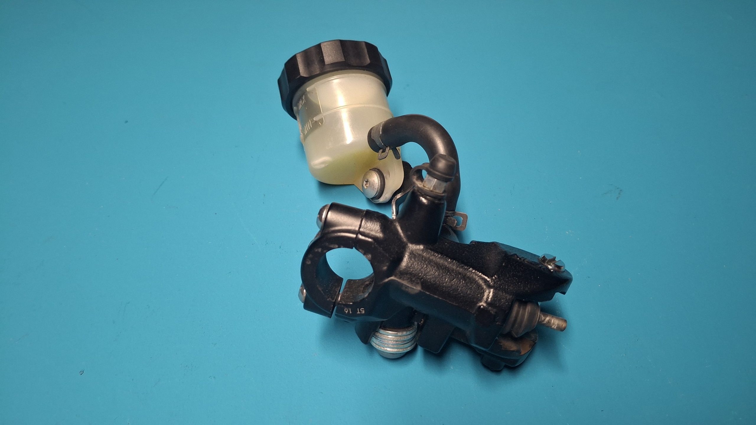 Bremspumpe vorne Bremszylinder 2009-2018 Original 32727723174 – Bild 4