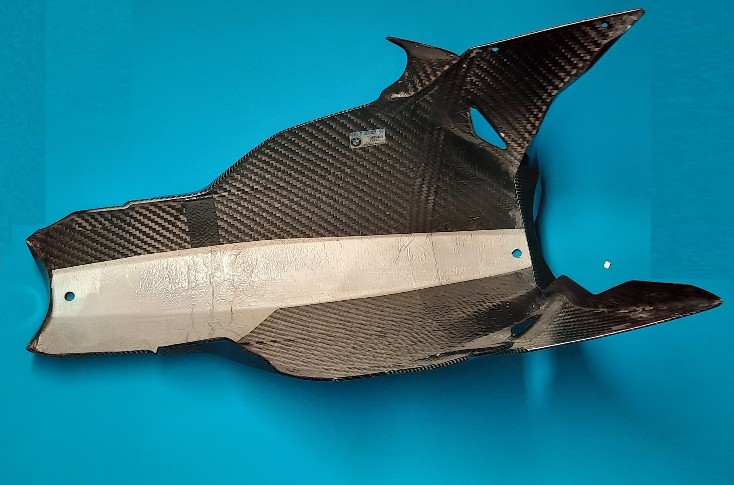 BMW HP4 Race K60 Carbon Bugverkleidung Original Neu – Bild 3