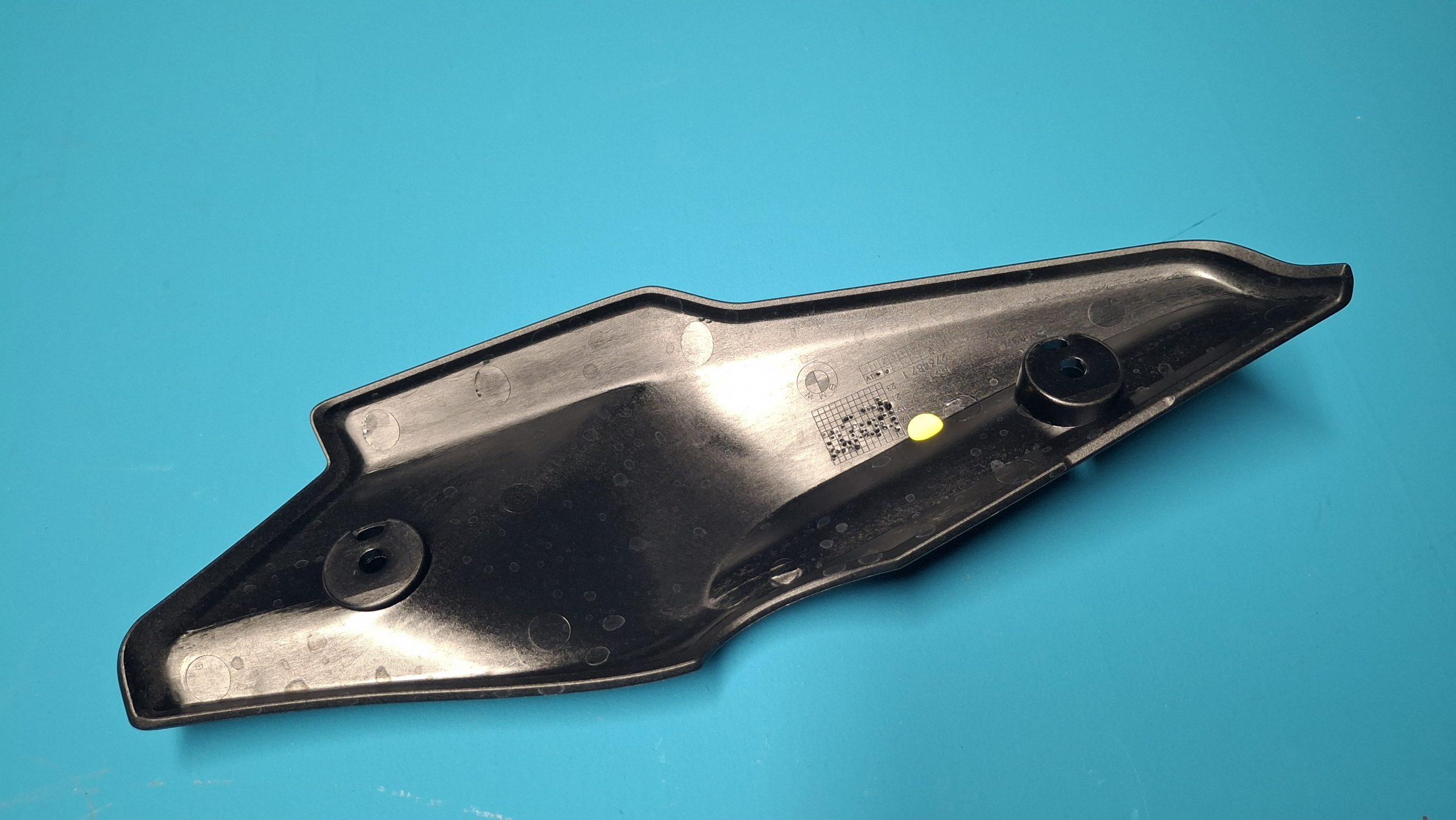 Abdeckung Drosselklappenstutzen links Original 46638558370 – Bild 2