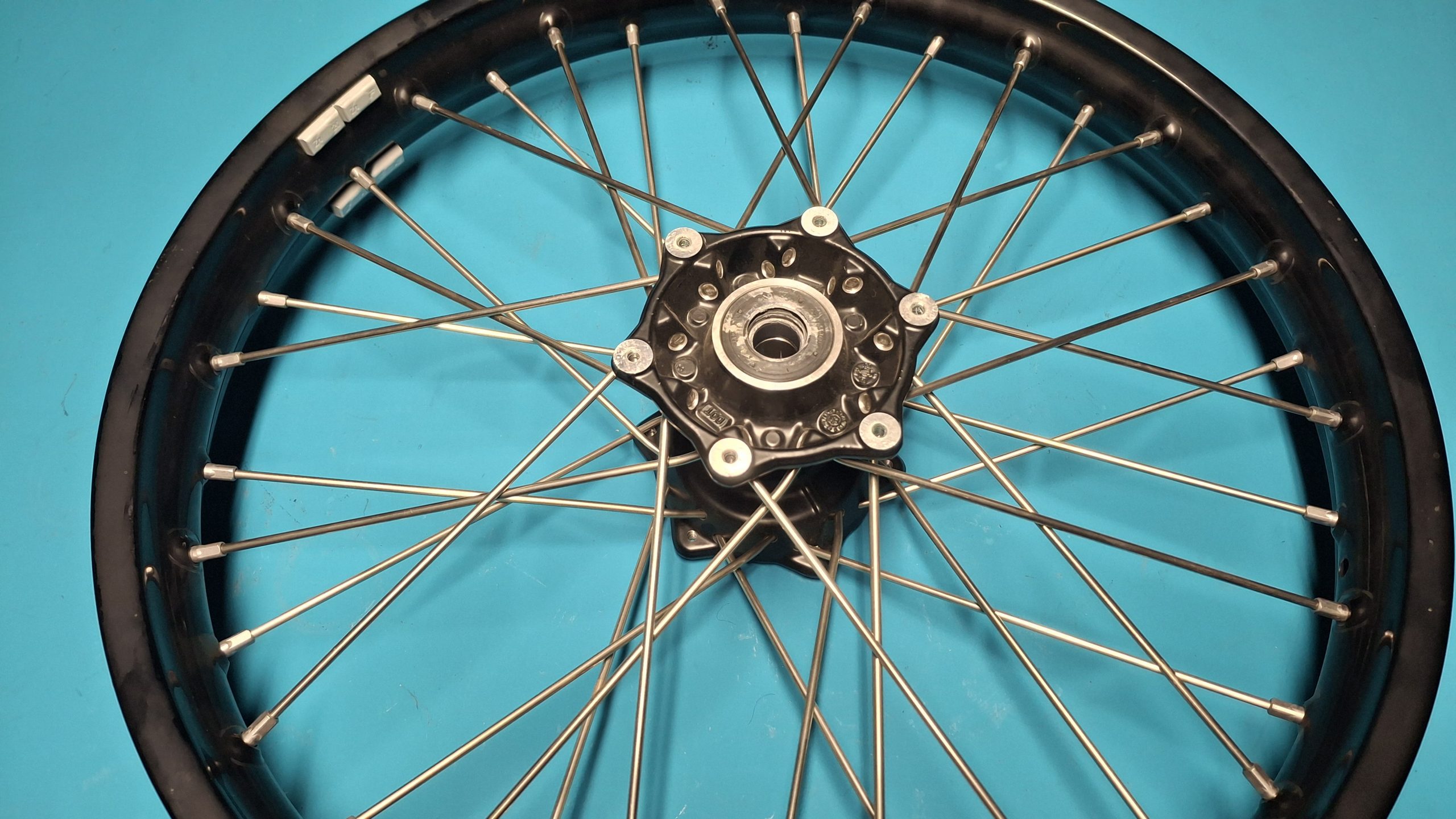 Felge vorne 2,15X21 Speichenrad Original 36317720081 – Bild 4