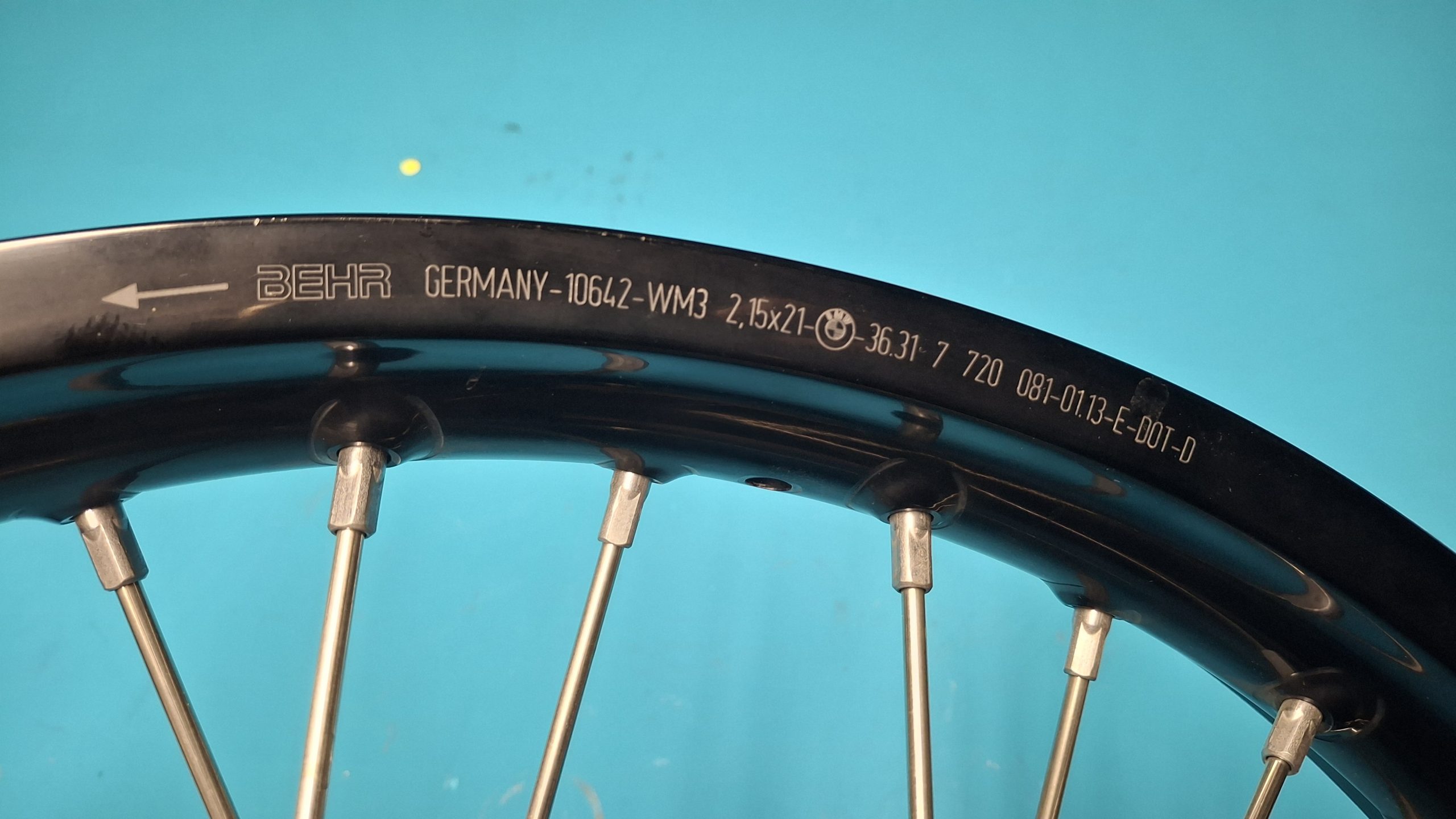 Felge vorne 2,15X21 Speichenrad Original 36317720081 – Bild 6