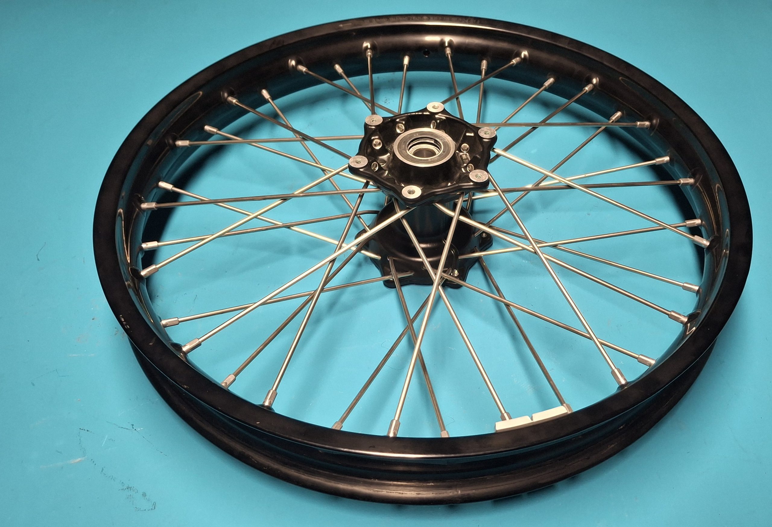 Felge vorne 2,15X21 Speichenrad Original 36317720081 – Bild 2