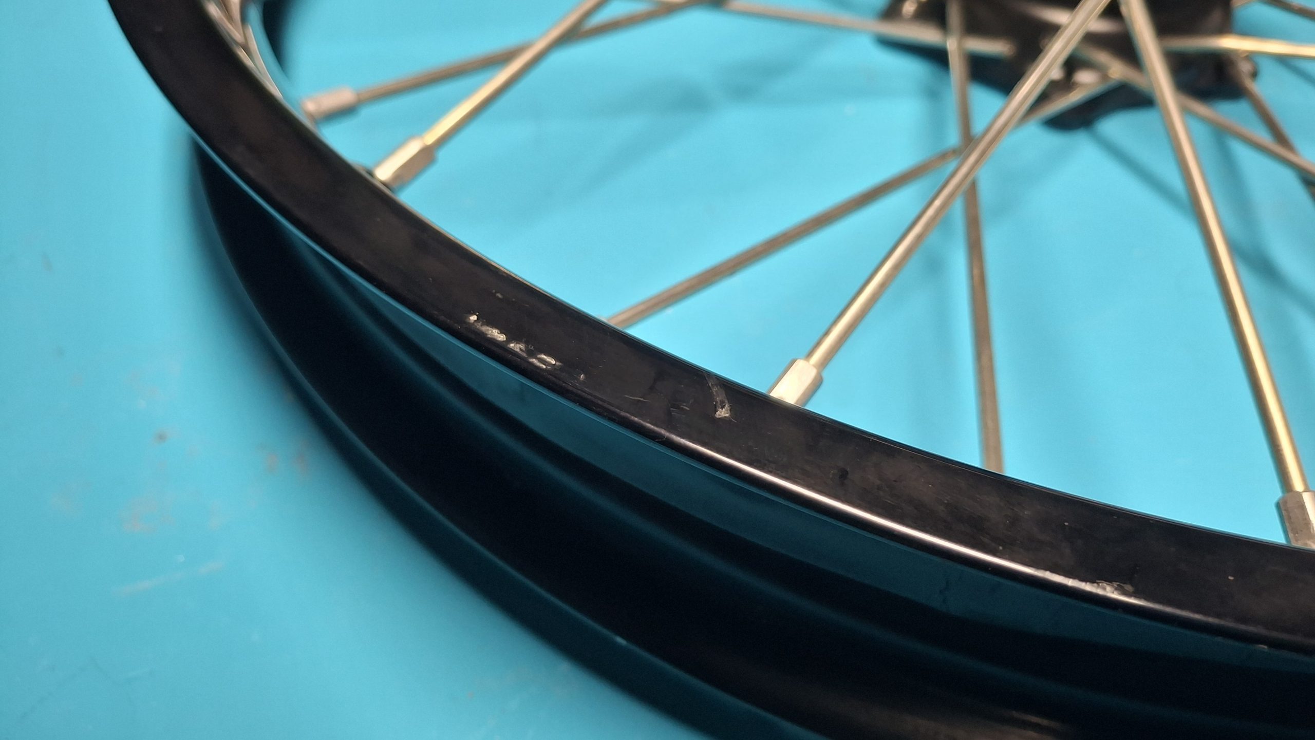 Felge vorne 2,15X21 Speichenrad Original 36317720081 – Bild 3