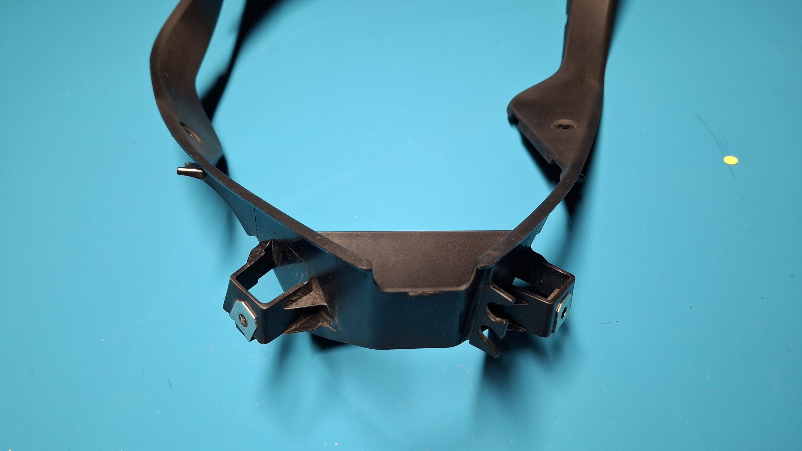 Kühlerverkleidung Bug Verkleidung Zuluftführung Kühler 2019-2024 Original 46638569799 – Bild 2