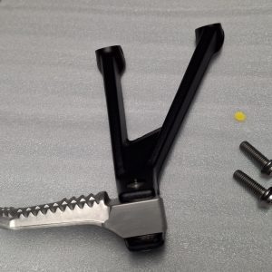 Soziusfußraste rechts 2019-2024 Original 46718356864 Neu