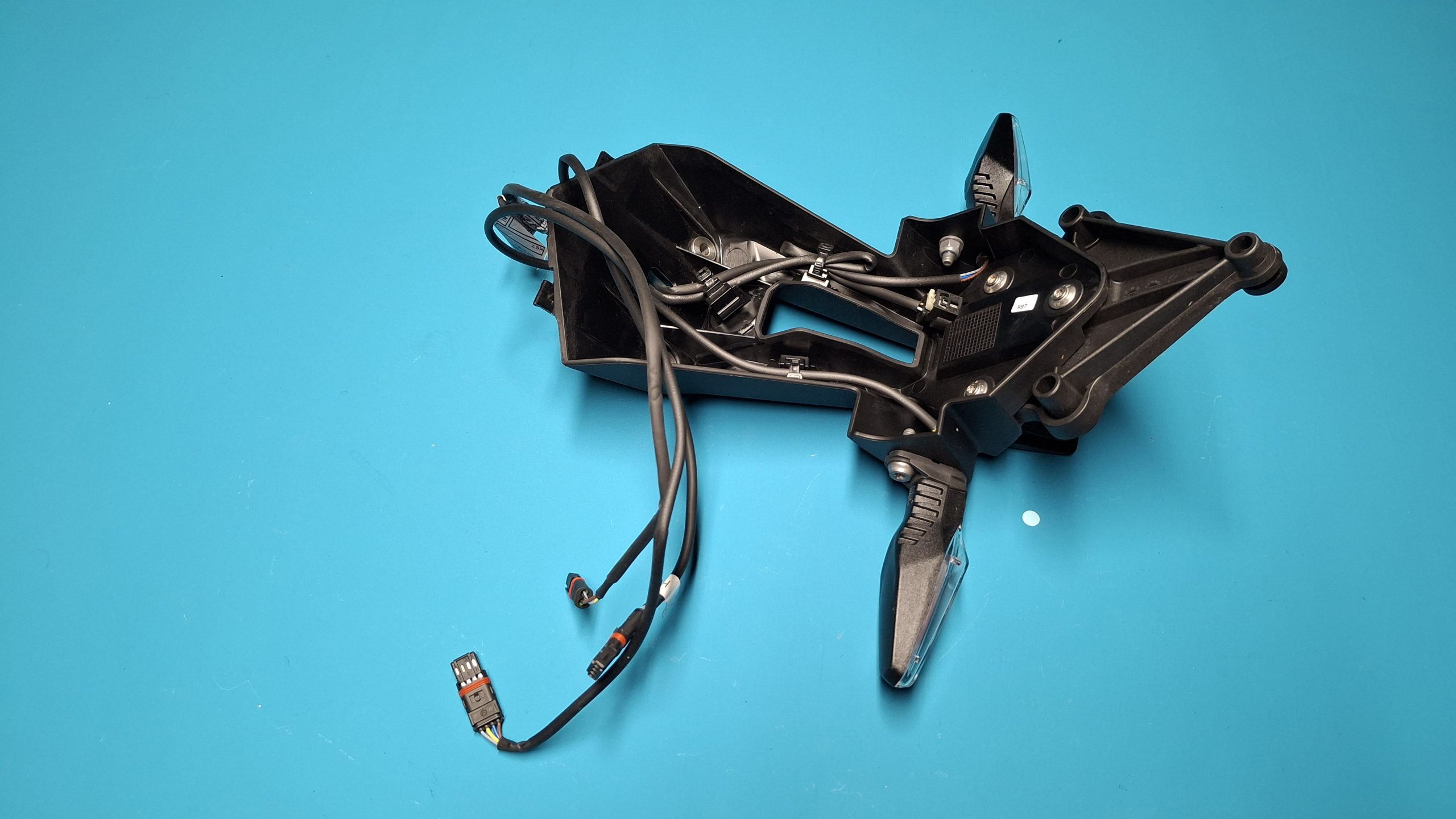 Kennzeichenhalter Kennzeichenträger 2019-2022 Original 46628389030 – Bild 3