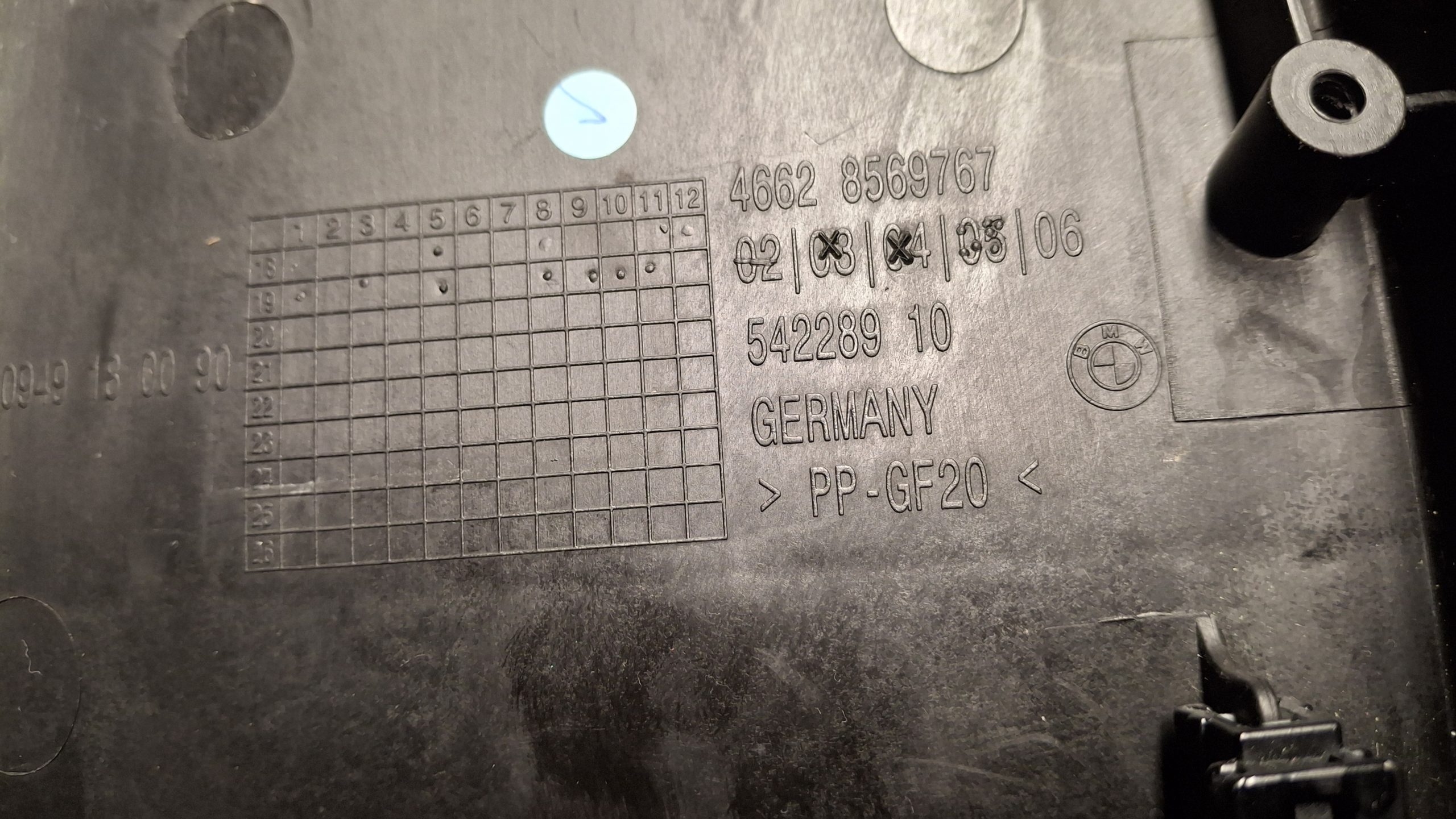 Heckträgerteil hinten Heck Verkleidung unten 2019-2025 Original 46628569767 – Bild 4