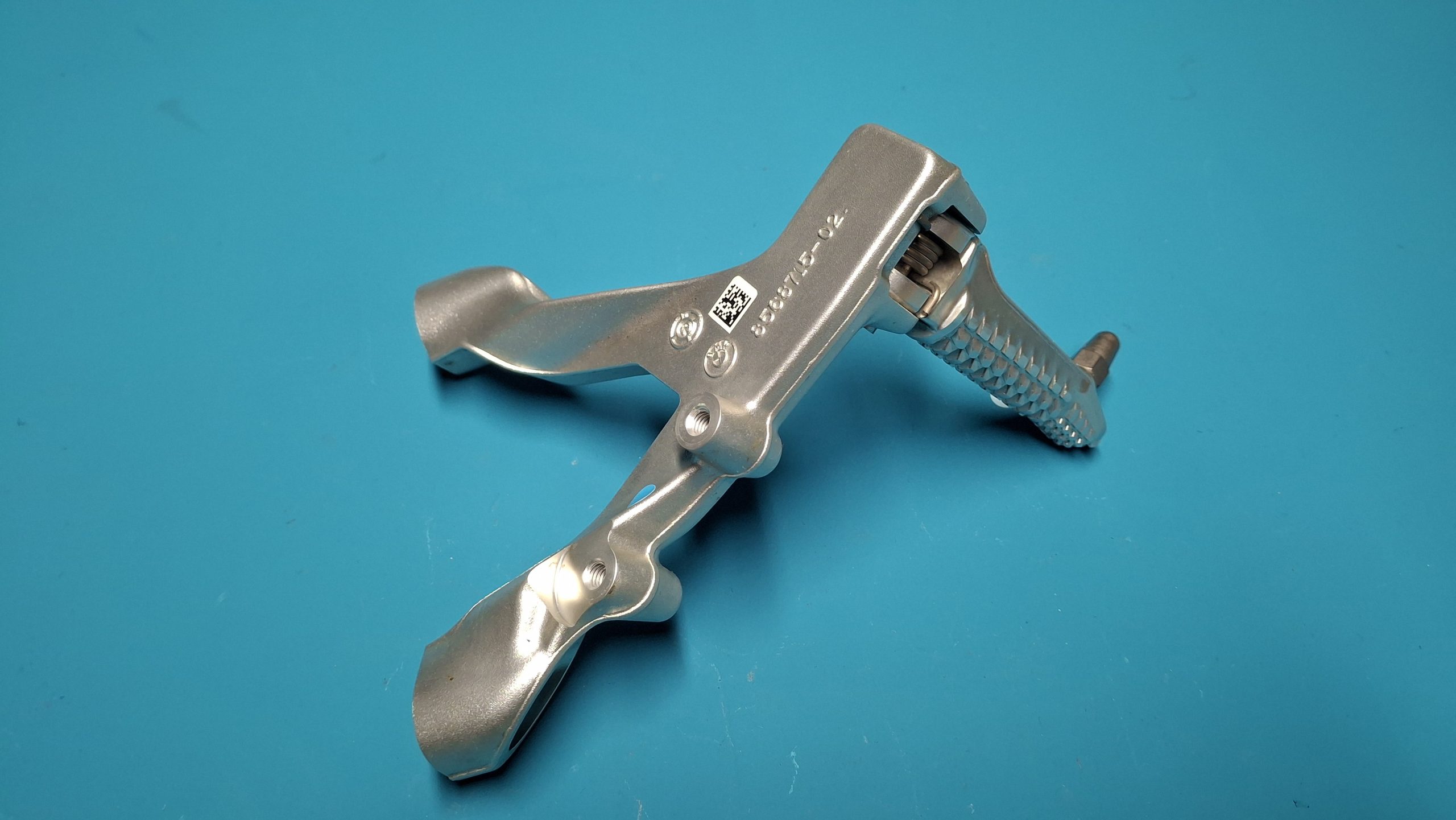 Fußraste links 2019-2025 Original 9457247, 46718568715, 46718361539 – Bild 3