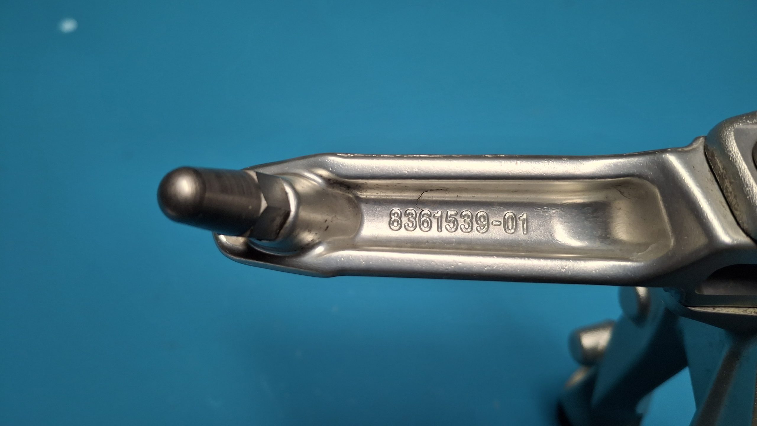 Fußraste links 2019-2025 Original 9457247, 46718568715, 46718361539 – Bild 5