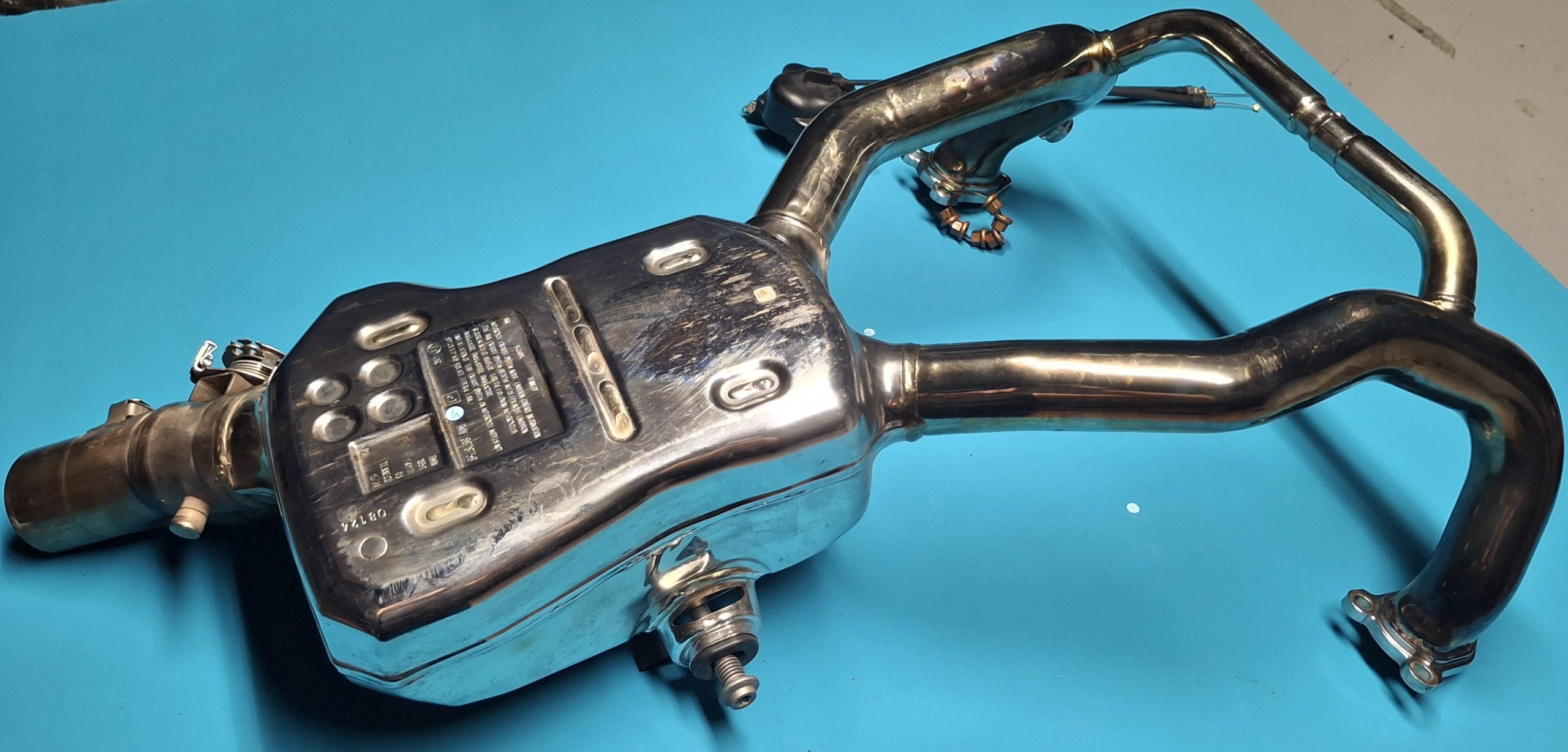 Abgaskrümmer mit Vorschalldämpfer VERCHROMT Original 18511541101 – Bild 4