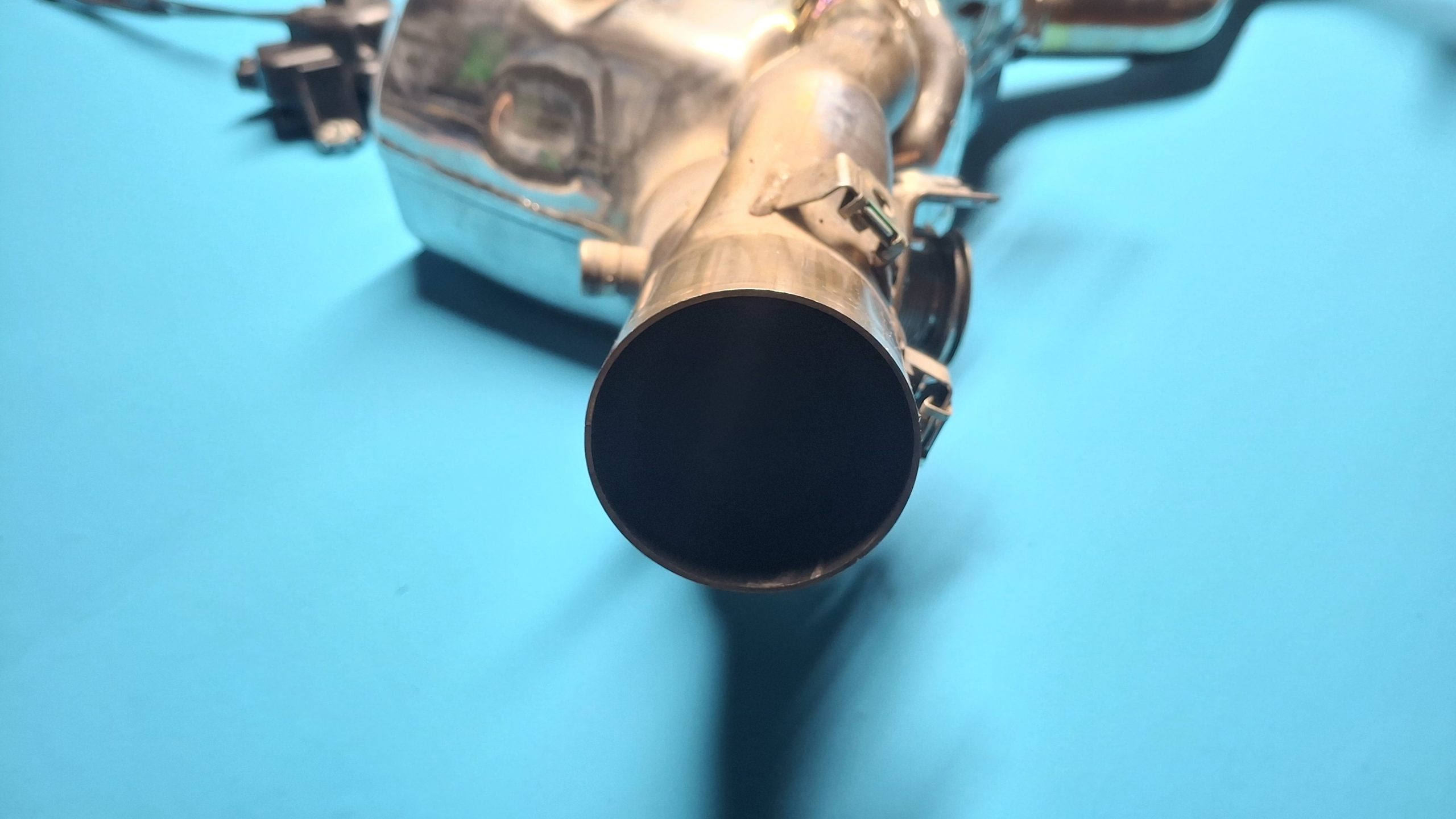 Abgaskrümmer mit Vorschalldämpfer VERCHROMT Original 18511541101 – Bild 5