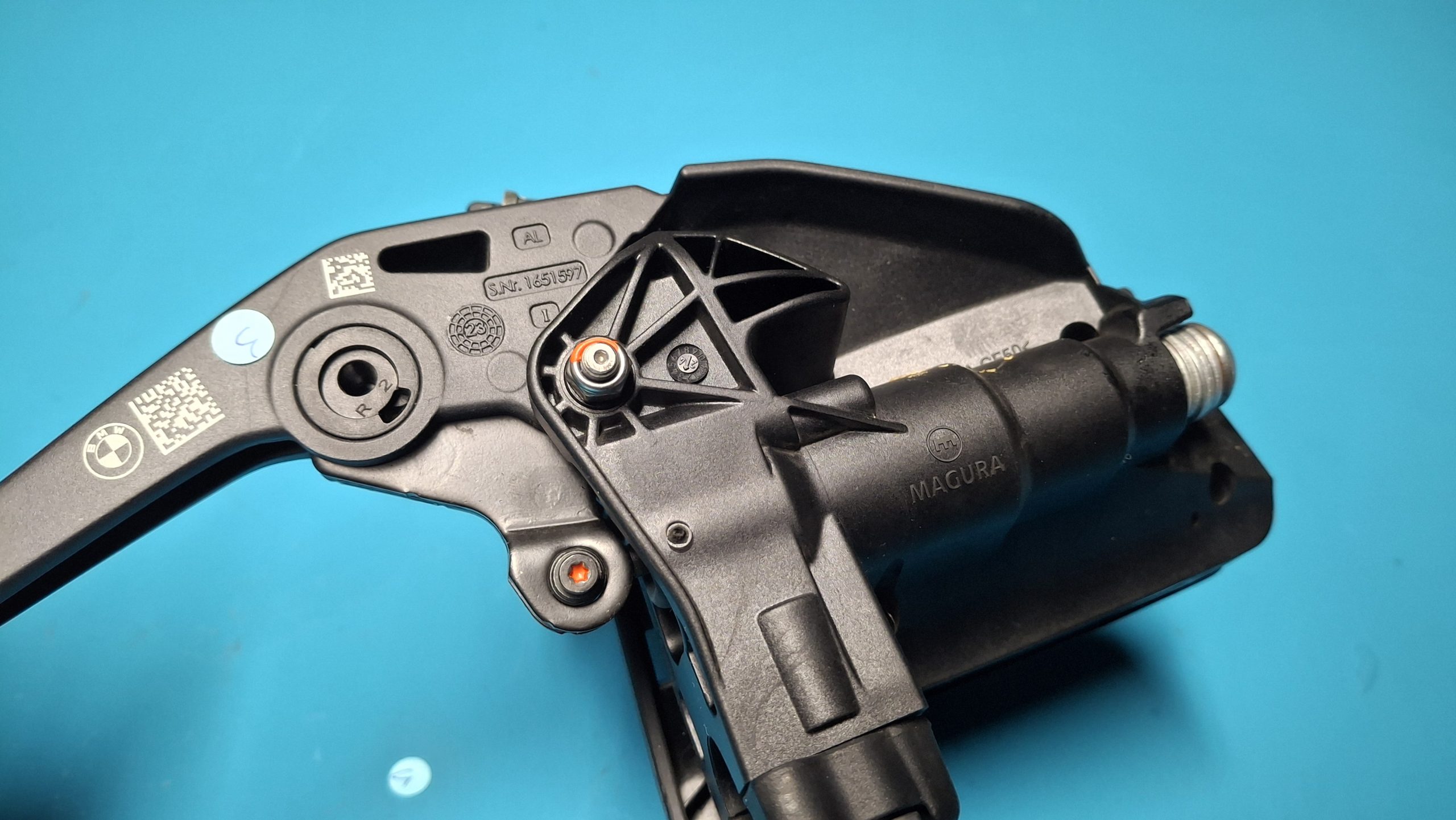 Bremspumpe vorne Handbremsarmatur Original 32721643679 – Bild 5