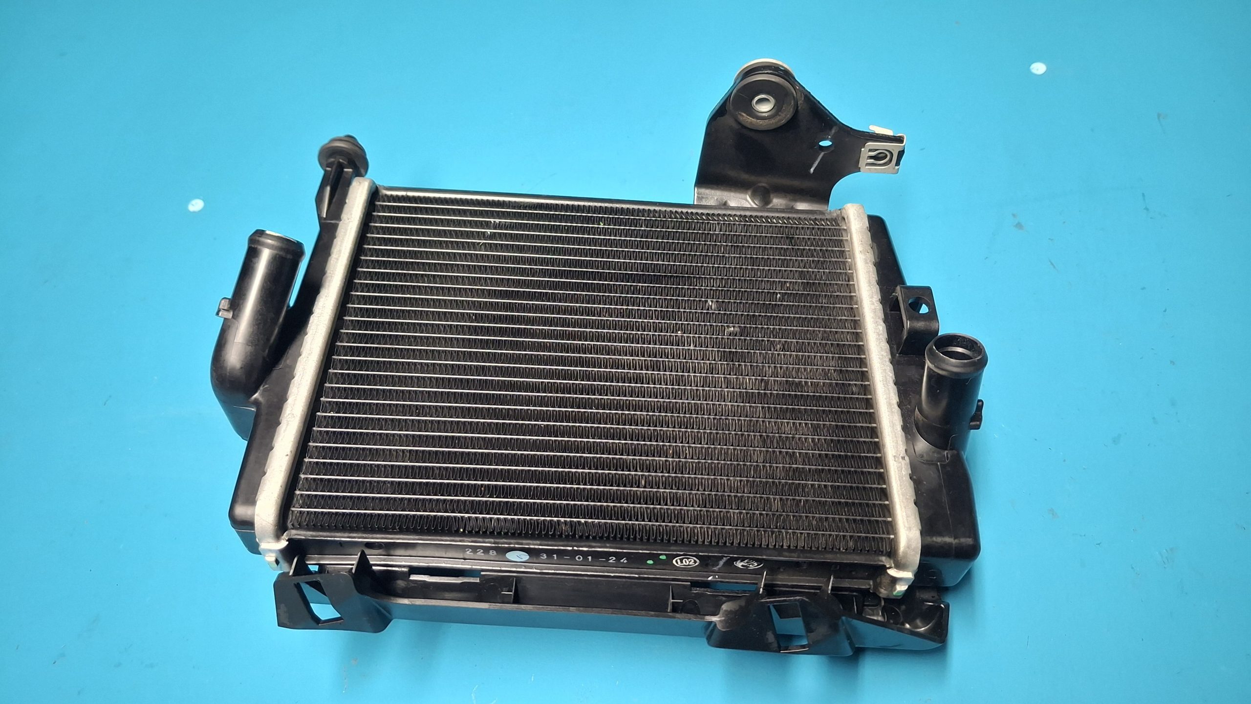 Kühler Wasserkühler Kühlmittelkühler links Original 17111542091 – Bild 3