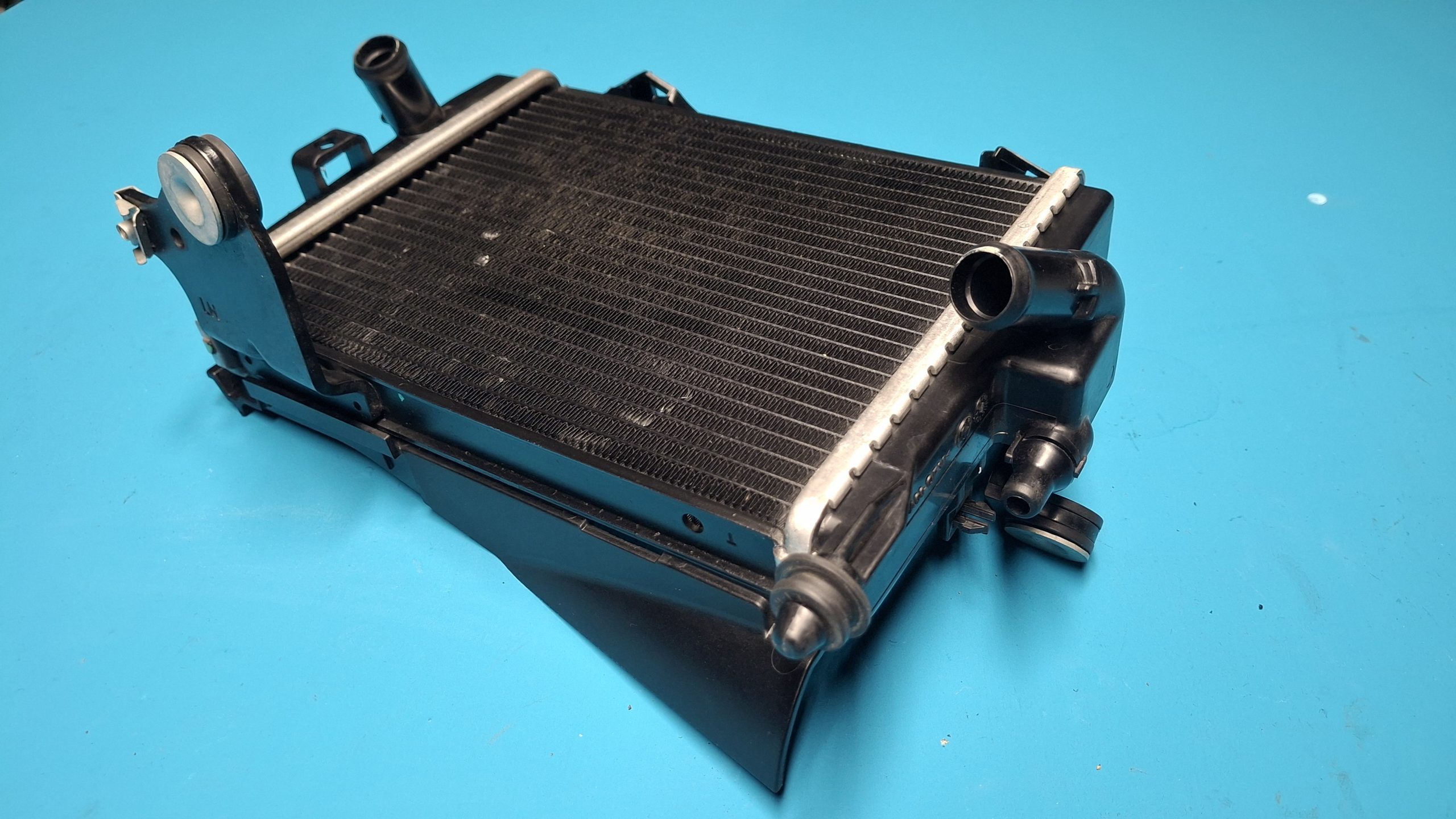 Kühler Wasserkühler Kühlmittelkühler links Original 17111542091 – Bild 5