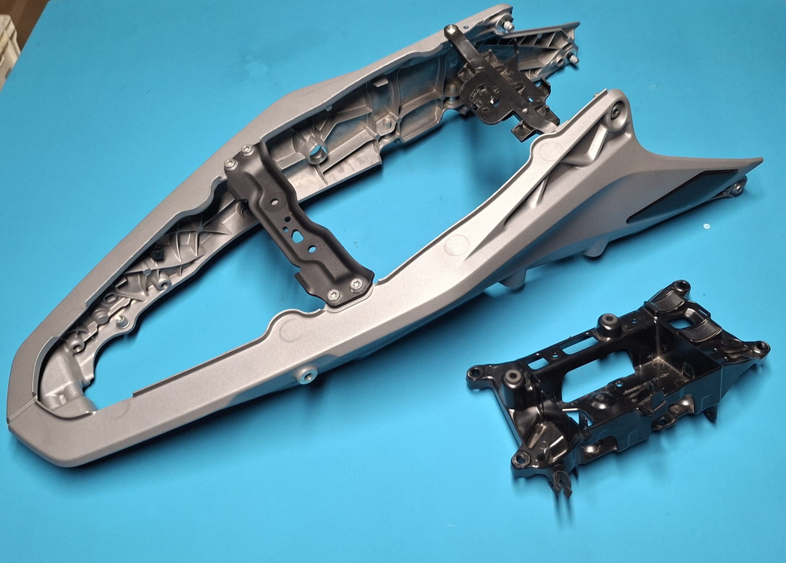 Heckrahmen Original 46717107619, 46717107620