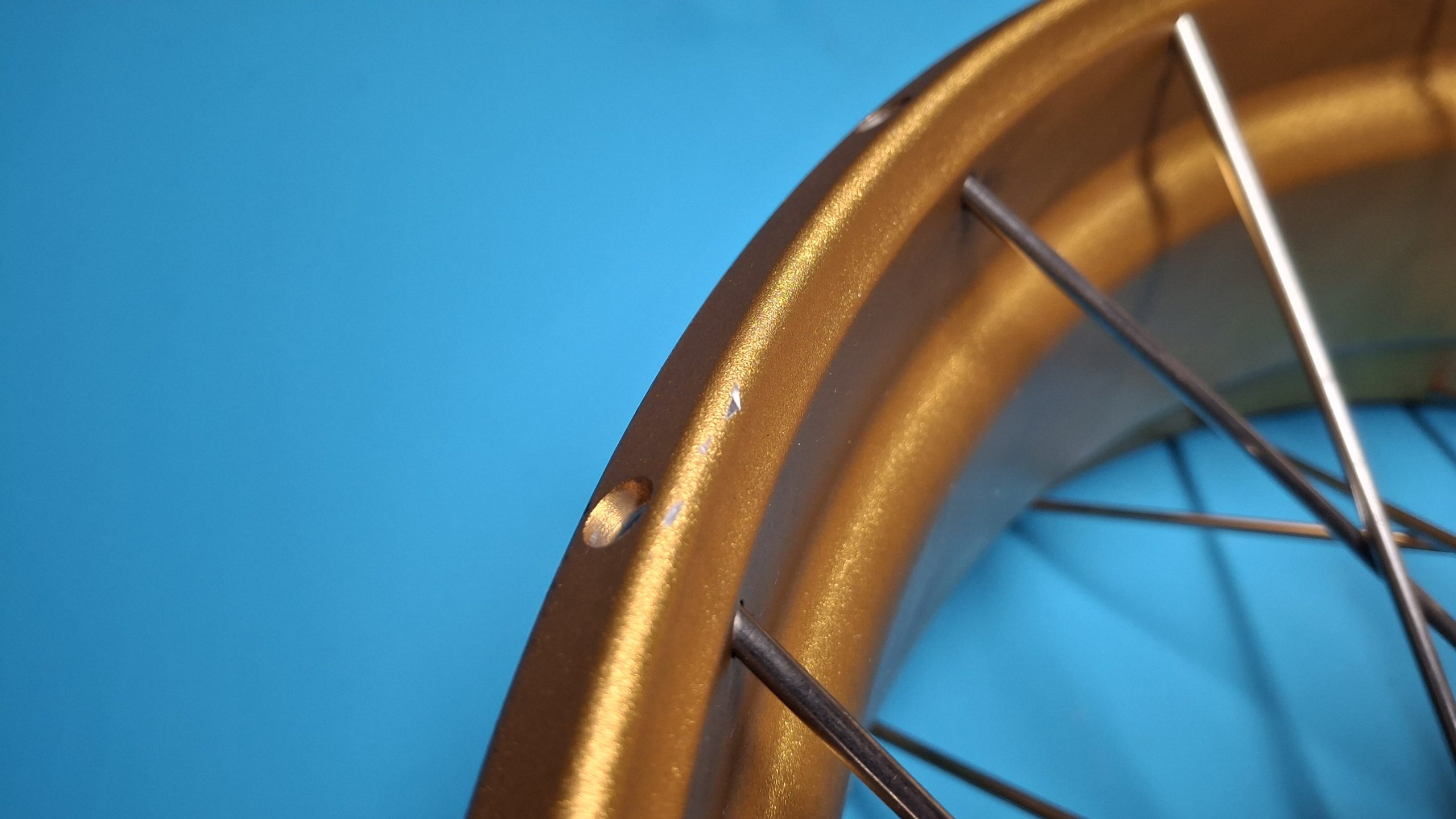 Felge hinten Kreuzspeichenrad gold 4.5X17 Original 36317923196 – Bild 3