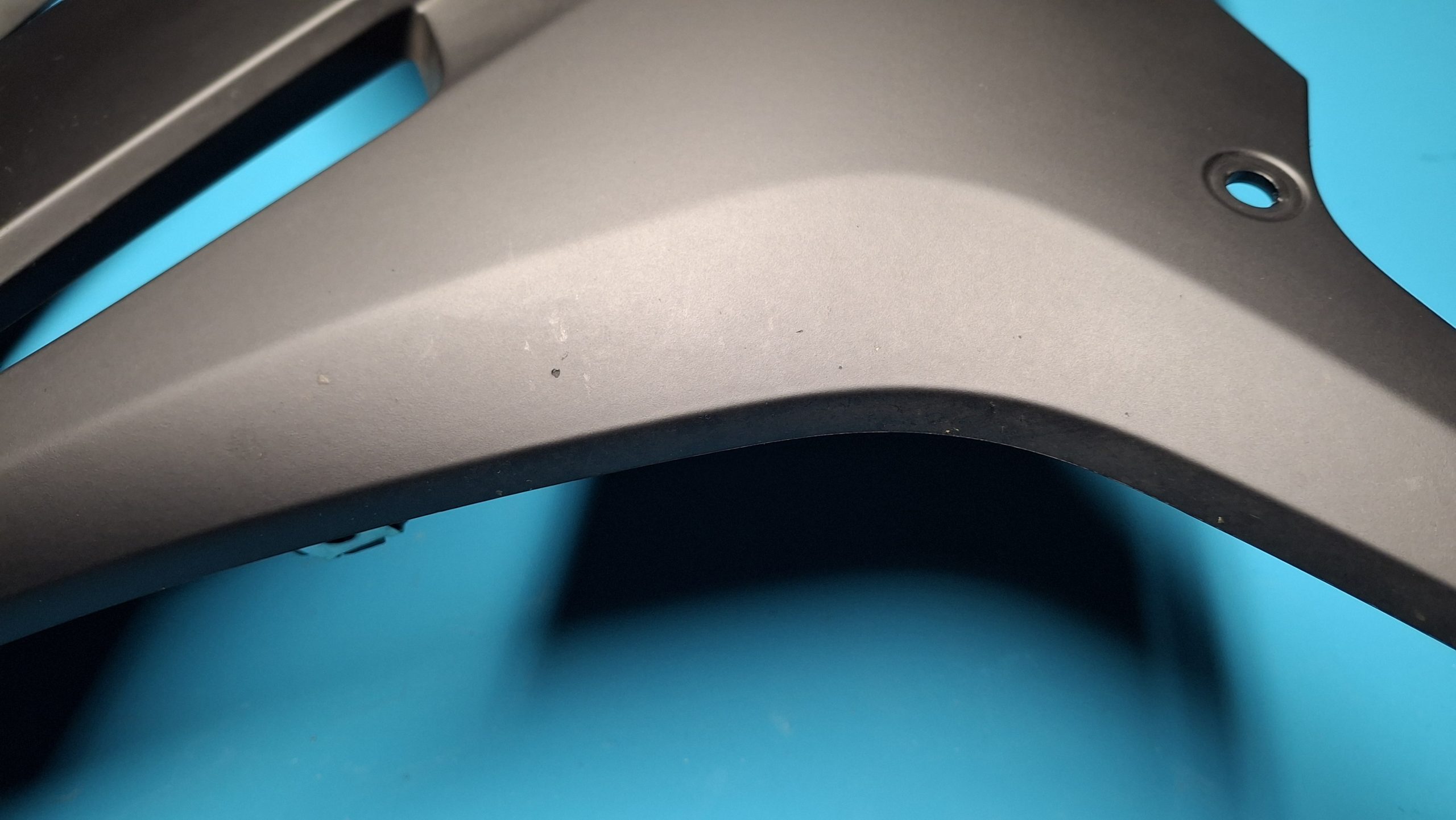 Seitenverkleidung unten rechts Bug Motorspoiler Seitenteil Original 46638569790, 46639467726 – Bild 3