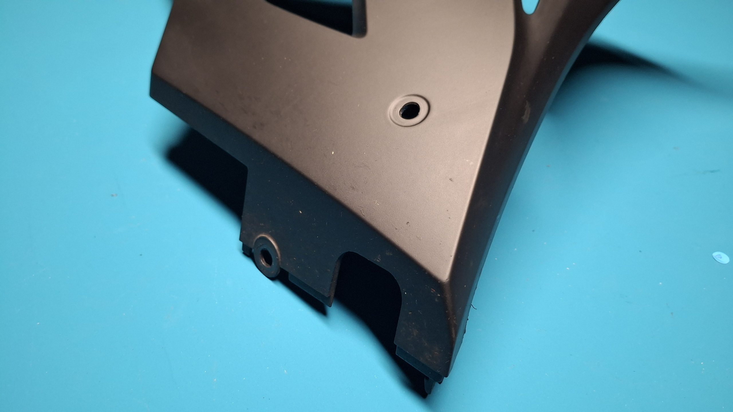 Seitenverkleidung unten rechts Bug Motorspoiler Seitenteil Original 46638569790, 46639467726 – Bild 4