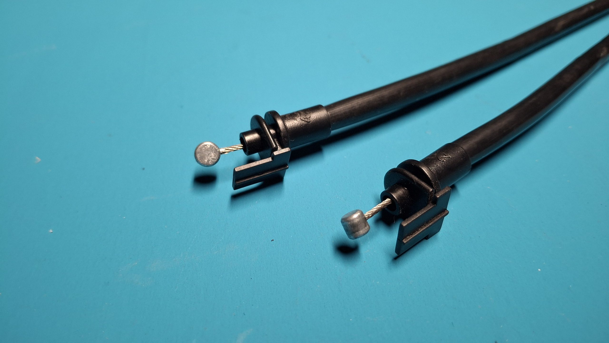 Satz Bowdenzug Abgasklappe Krümmer 2019-2025 Original 18517105684, 18518356801 – Bild 3