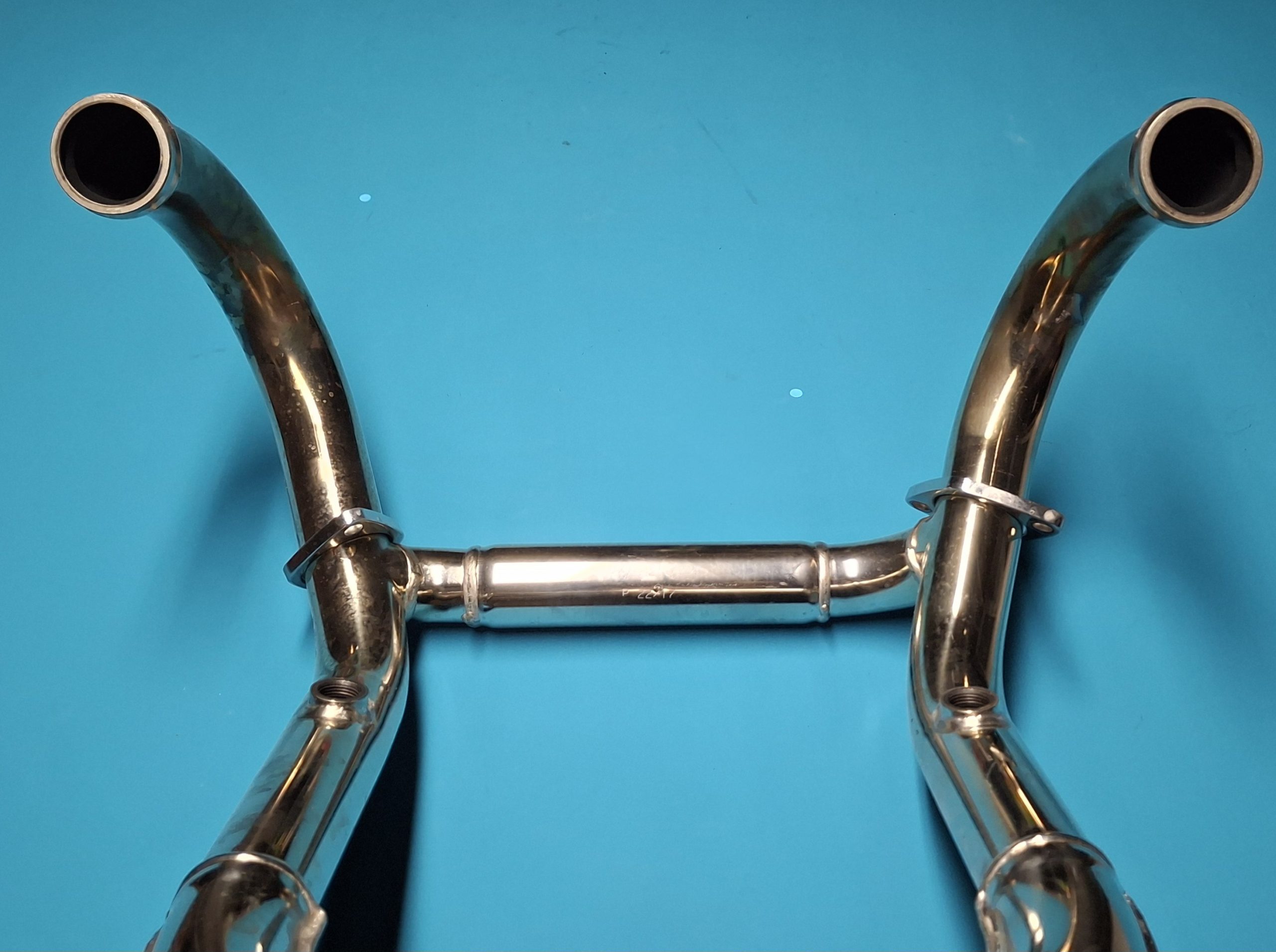 Abgaskrümmer poliert Original 18518561881 – Bild 2