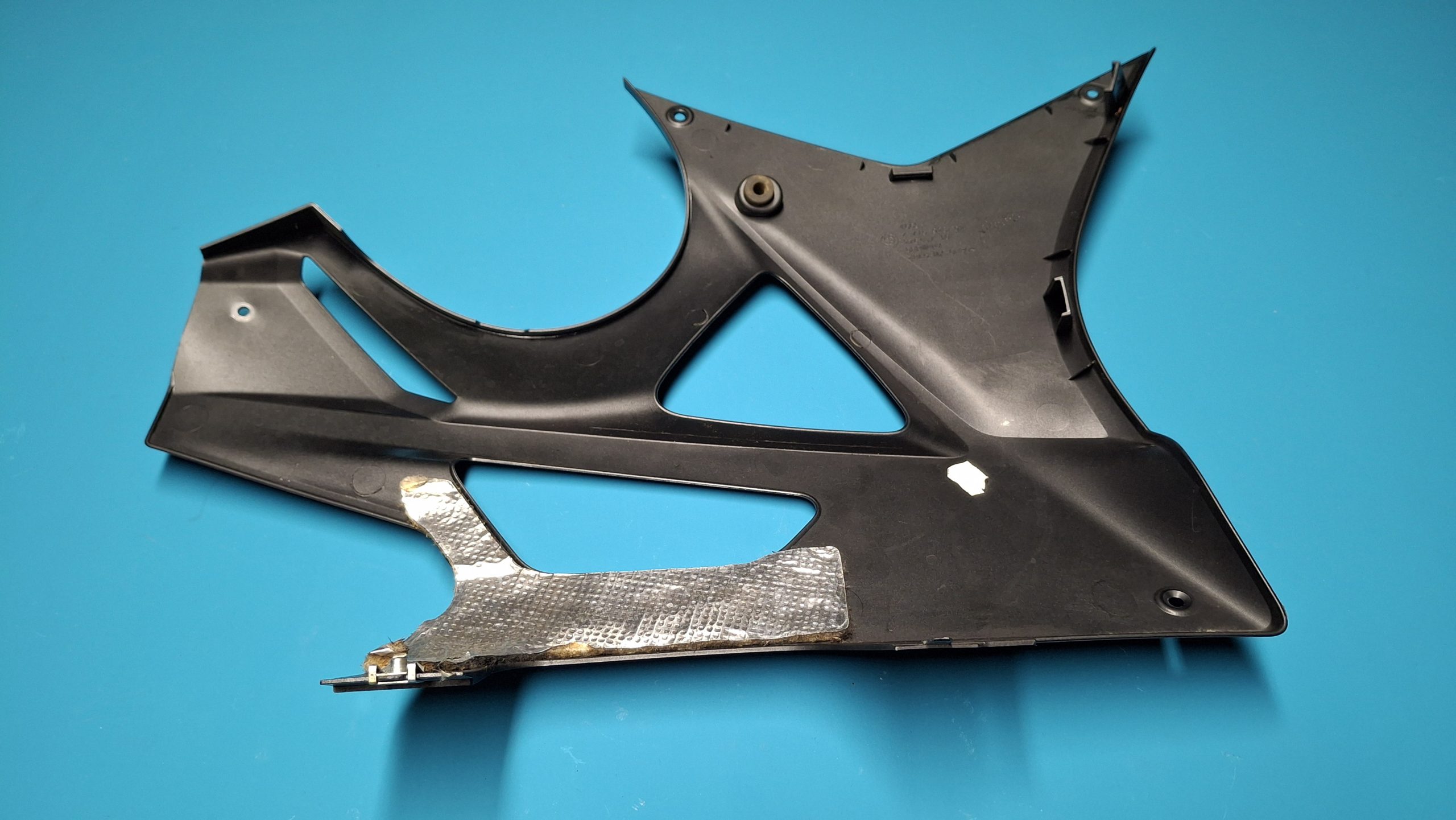 Seitenverkleidung unten links Motorspoiler 2009-2011 Original 46637715923 – Bild 5