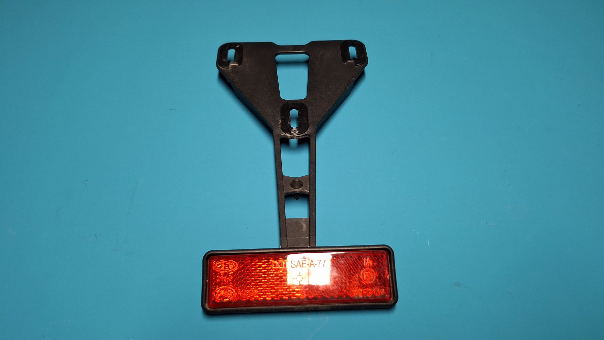Halter Reflektor Kennzeichenträger Original 63147108165, 63147108412