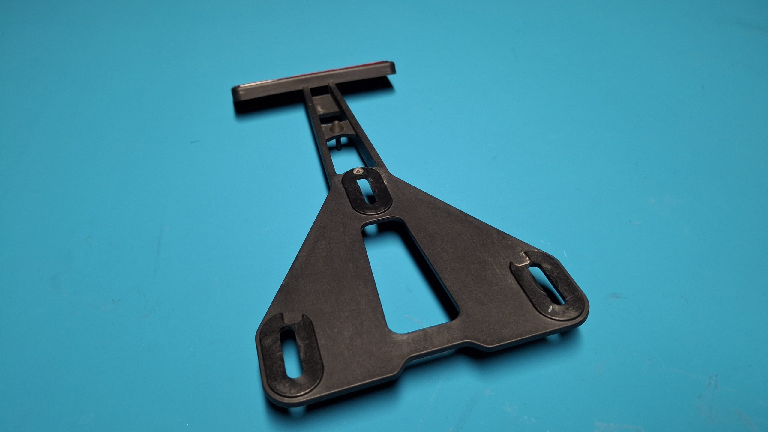 Halter Reflektor Kennzeichenträger Original 63147108165, 63147108412 – Bild 2