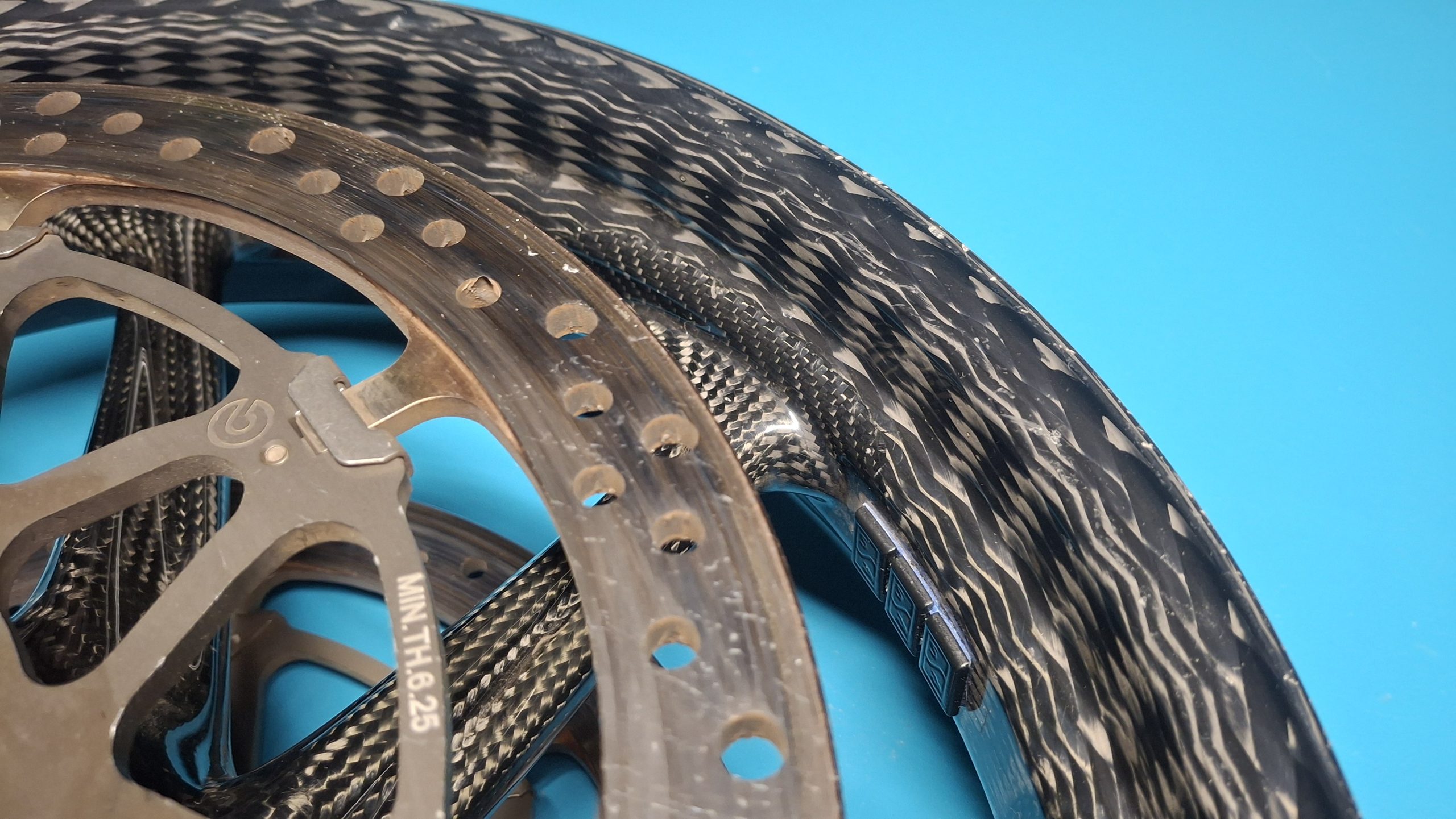 BMW HP4 Race K60 Carbon Felge vorne Original 36318356862 – Bild 3