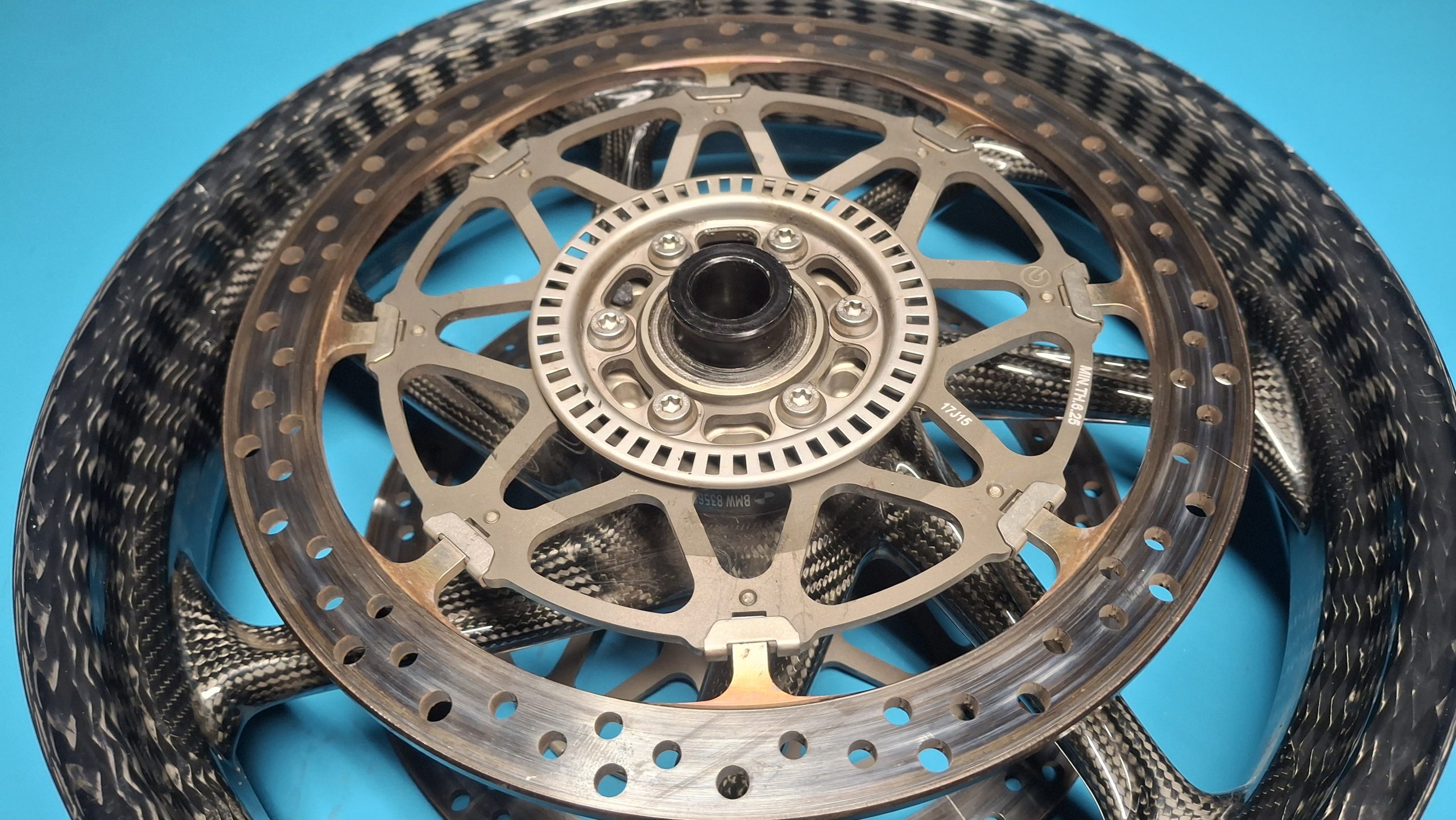 BMW HP4 Race K60 Carbon Felge vorne Original 36318356862 – Bild 7